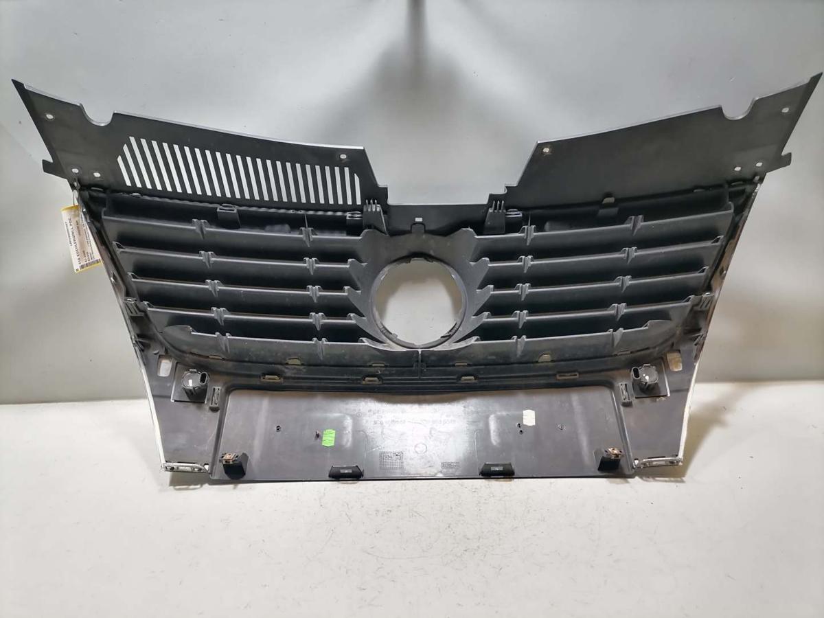 VW Passat 3C original K&uuml;hlergril f&uuml;r Fahrzeuge mit Parkhilfe PDC Bj.2009